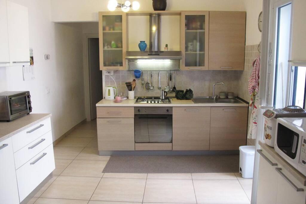 Confortevole Appartamento Vicino Al Centro Lecce Ngoại thất bức ảnh